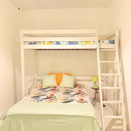 3 Pièces Près Du Port De Nice