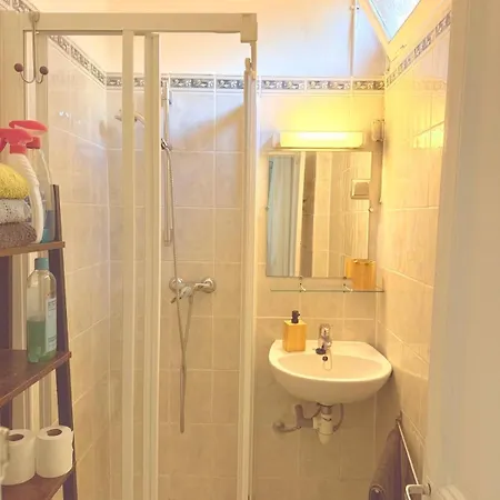 3 Pieces Pres Du Port De Νίκαια